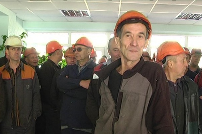 У Сумах страйкують 300 працівників трубного заводу через борги із зарплати