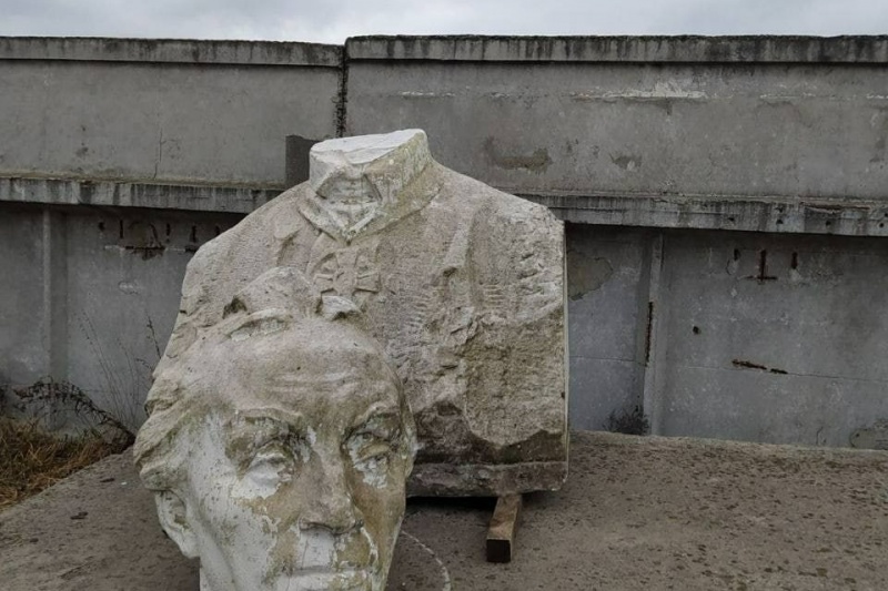 На Кировоградщине обезглавили памятник А.В. Суворову