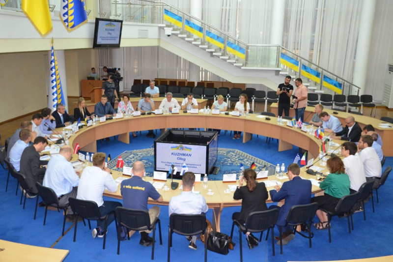 20 политических советников из стран ЕС изучали социально-экономическую ситуацию на Днепропетровщине