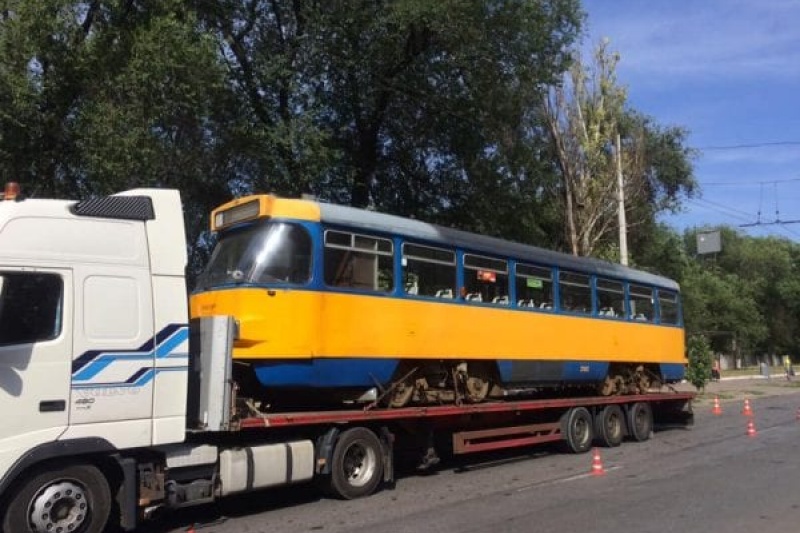 В Днепр привезли трамваи, о которых много говорили: теперь их можно увидеть