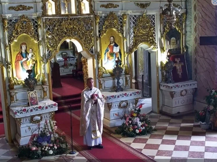 В Ужгороде греко-католический священник призвал к примирению русских и украинцев, но толпа его чуть не разорвала