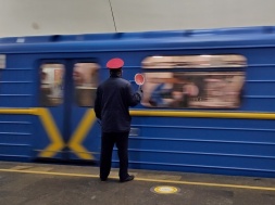 В Киеве из-за мобилизации сотрудников скоро остановится метрополитен
