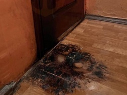 В Одессе неизвестные подожгли входную дверь в квартире бывшей жены сбежавшего Домбровского
