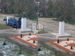 В Калуше снесли памятник Менделееву