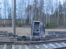 В Борисполе неизвестные подожгли релейный шкаф на железной дороге