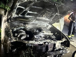 В Днепропетровске ночью неизвестные сожгли очередное авто ТЦКашников