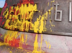 В Одессе в очередной раз отморозки вандализировали памятник Екатерине Второй