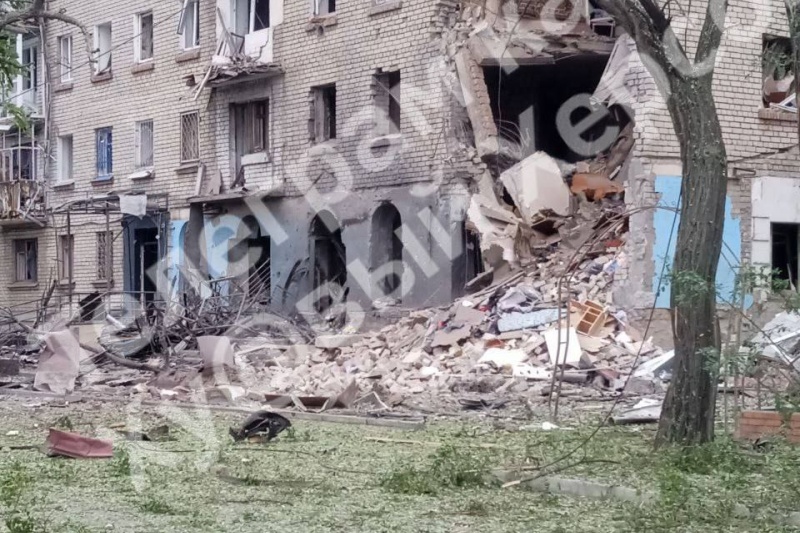В Новой Каховке ВСУ нанесла удар по жилым кварталам. Жилой дом превращён в руины