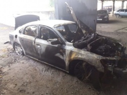 В Запорожской области сгорел Volkswagen: огнем повреждено ещё три авто
