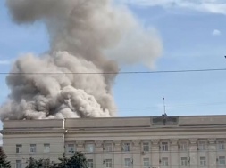 Украинские вояки обстреляли из HIMARSов здание горадминистрации в Херсоне