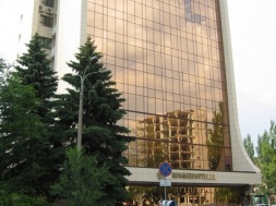 В Запорожье выставили на продажу 10-этажное здание «Проминвестбанка»